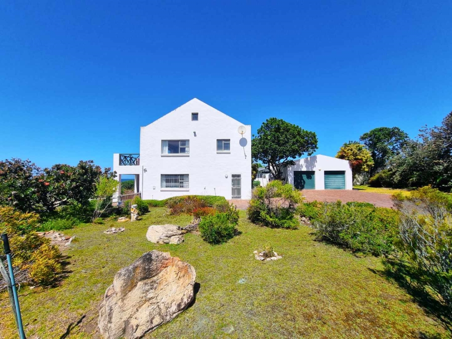 4 Bedroom Property for Sale in Sandbaai Western Cape